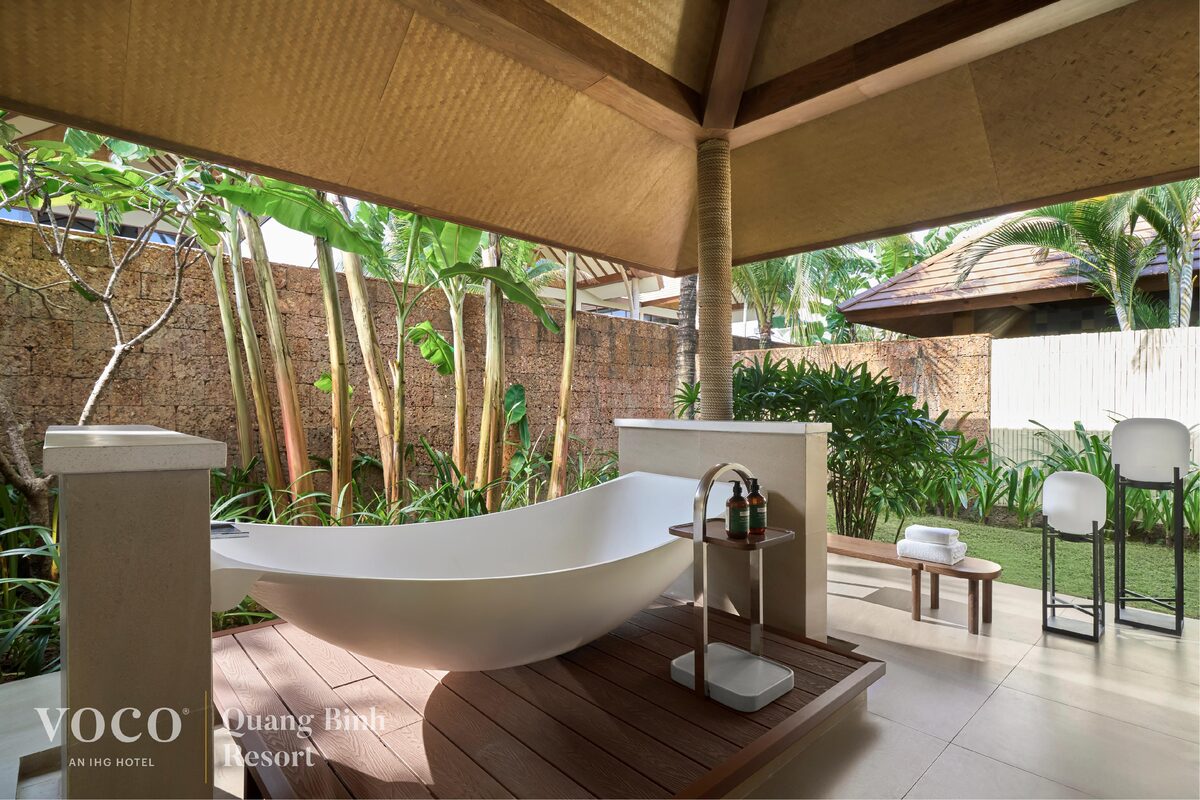 one-bedroom-villa-beachfront-outdoor-private-pool-04